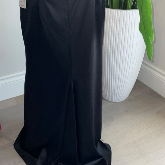 Full Length Black Satin Skirt with a slight train-Never worn still has tags - Picture 3 of 4